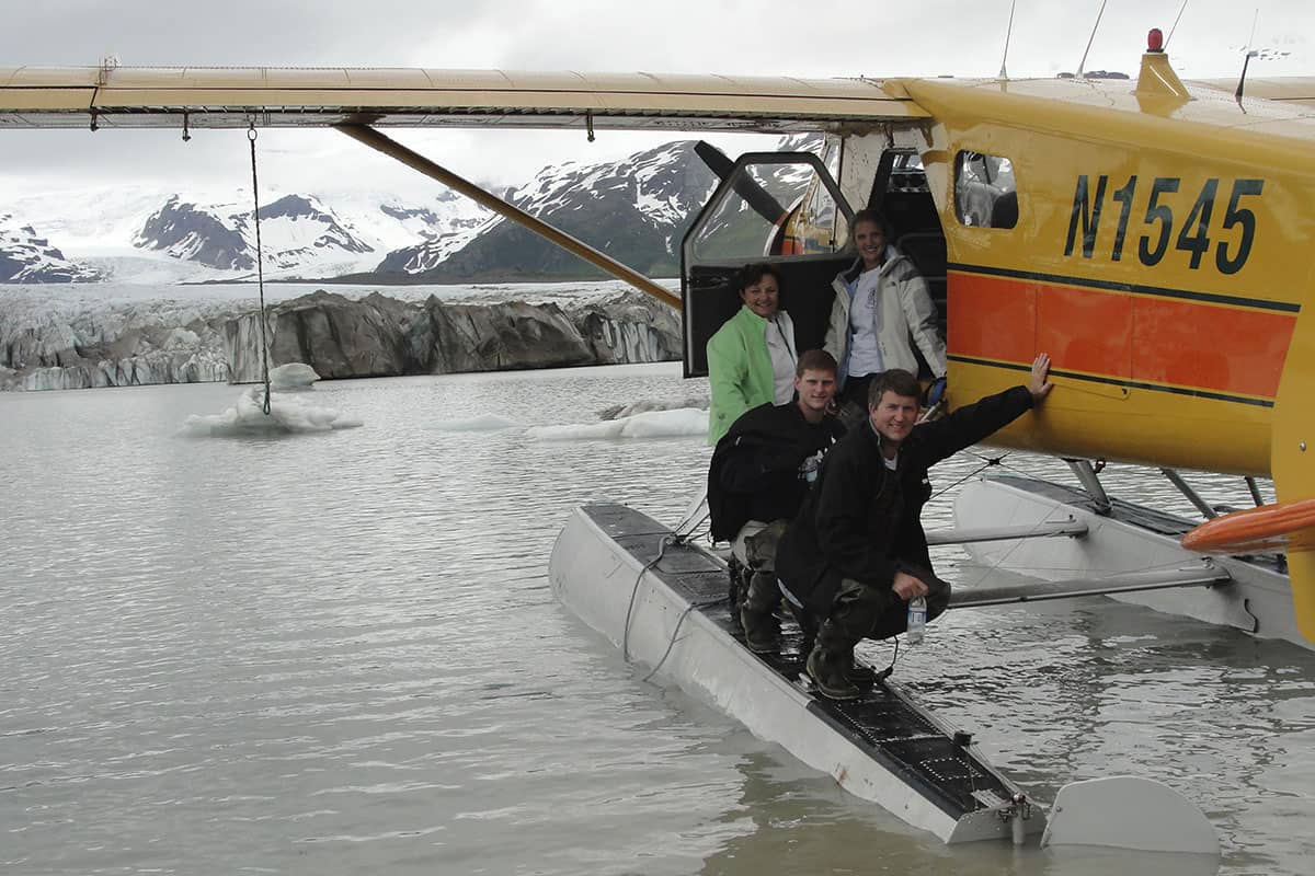 sea plane with 4 passengers